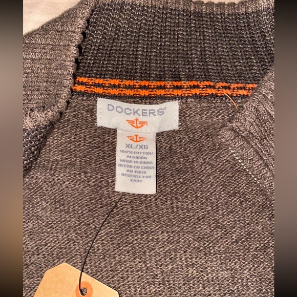 Dockers full zip sweater. - Picture 2 of 6